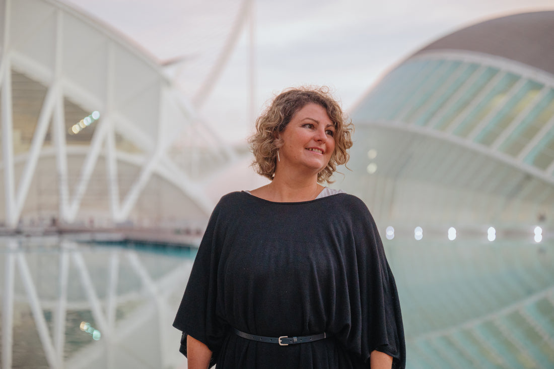 Help empaths, introverts, and free spirits escape the 9-5—become a career shift mentor guiding others to start soul-aligned businesses. Empower digital nomads and rebels to follow unconventional, independent career paths.

