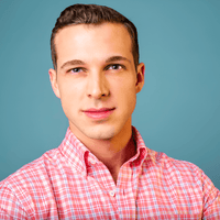 Photography coach offering guidance on how to become a photographer and improve photography skills