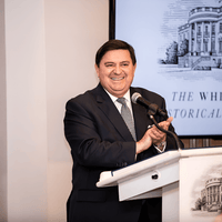 Photography coach offering guidance on how to become a photographer and improve photography skills