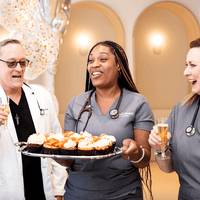 Photography coach offering guidance on how to become a photographer and improve photography skills